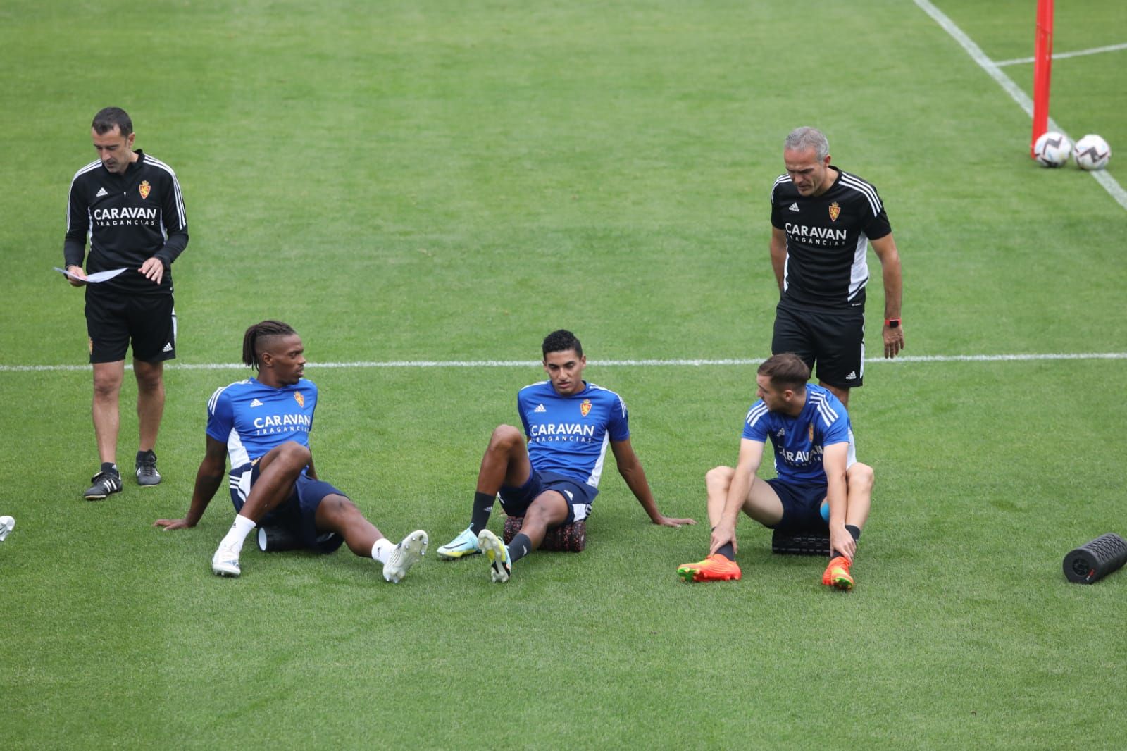 En imágenes | Entrenamiento del Real Zaragoza en La Romareda (08/09/2022)