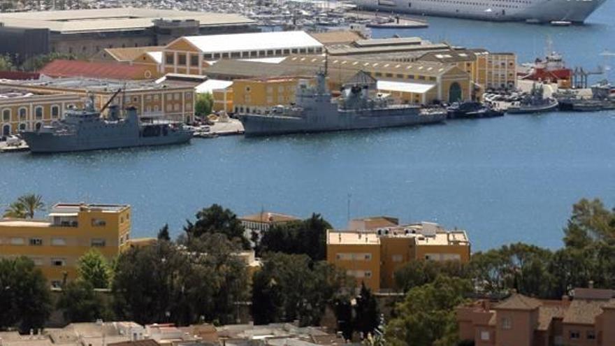 Los dos cruceros que atracaron ayer en el muelle  de Cartagena