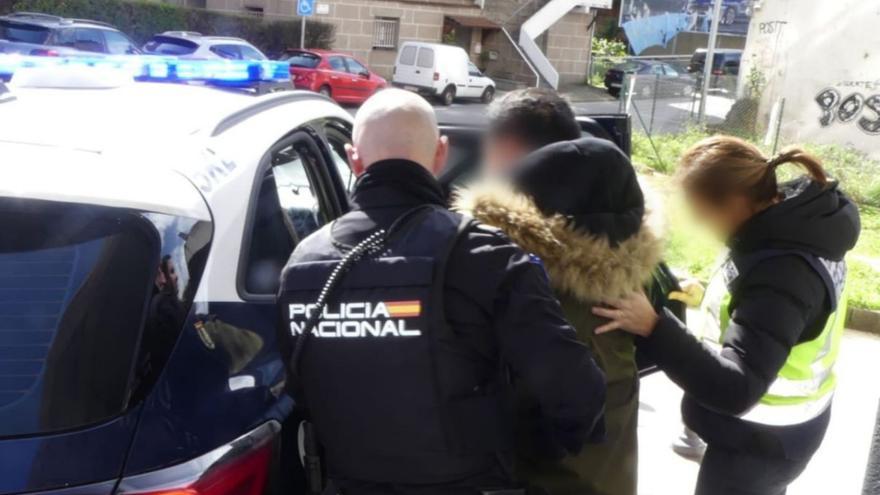 El arresto de uno de los miembros se produjo en la calle Doutor Antón Beiras.