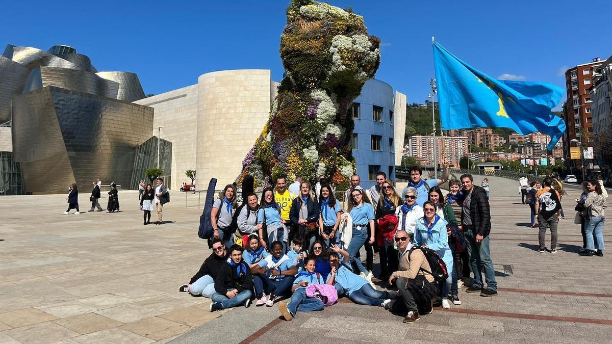 Los integrantes de la delegación mierense desplazada a Bilbao.