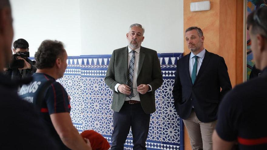 Los bomberos se salen del Pleno tras escuchar la intervención de López Miras