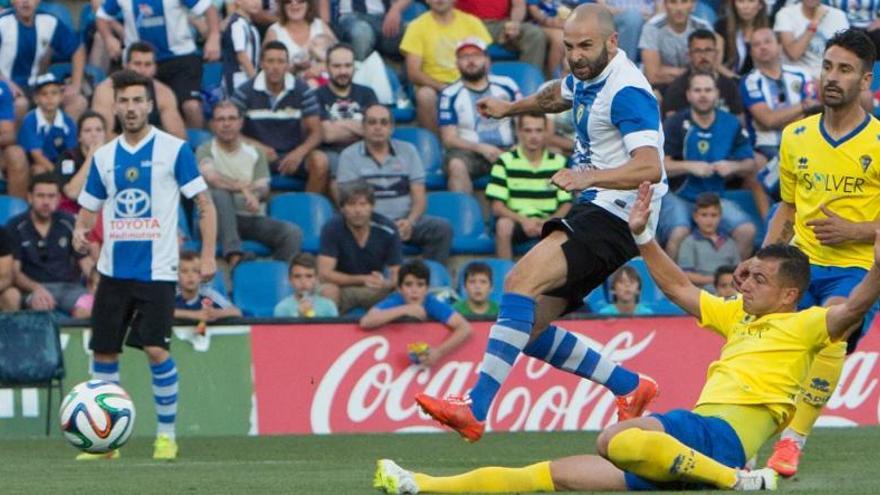 Chechu Flores en el Hércules-Cádiz del año pasado en el Rico Pérez.