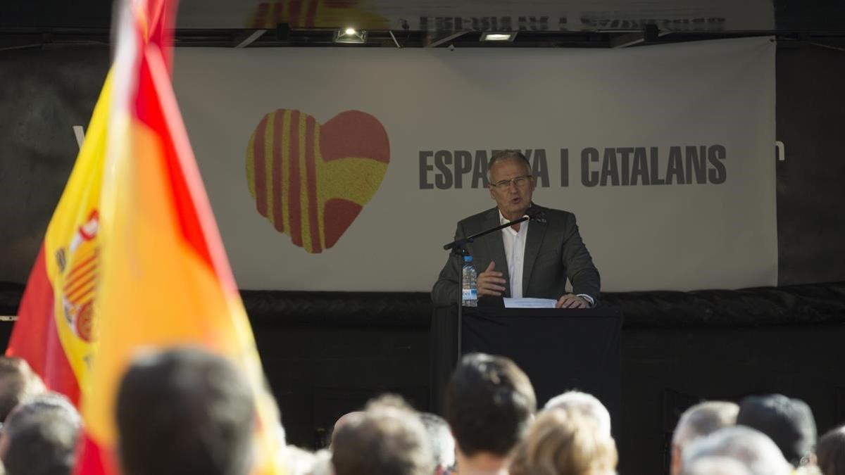 Josep Bou, en la manifestación convocada por España y Catalans con motivo del 40º aniversario de la Constitución.
