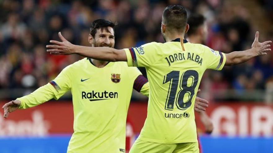 El Barcelona derrota con sufrimiento al Girona y consolida su liderato