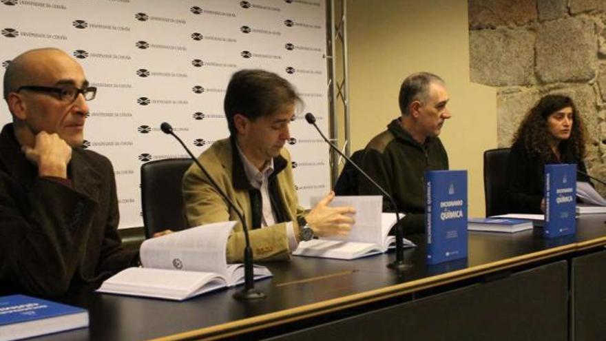 González, Canle, Vilalta e Sanmartín na presentación do dicionario, onte, na Maestranza. / rubén ardao