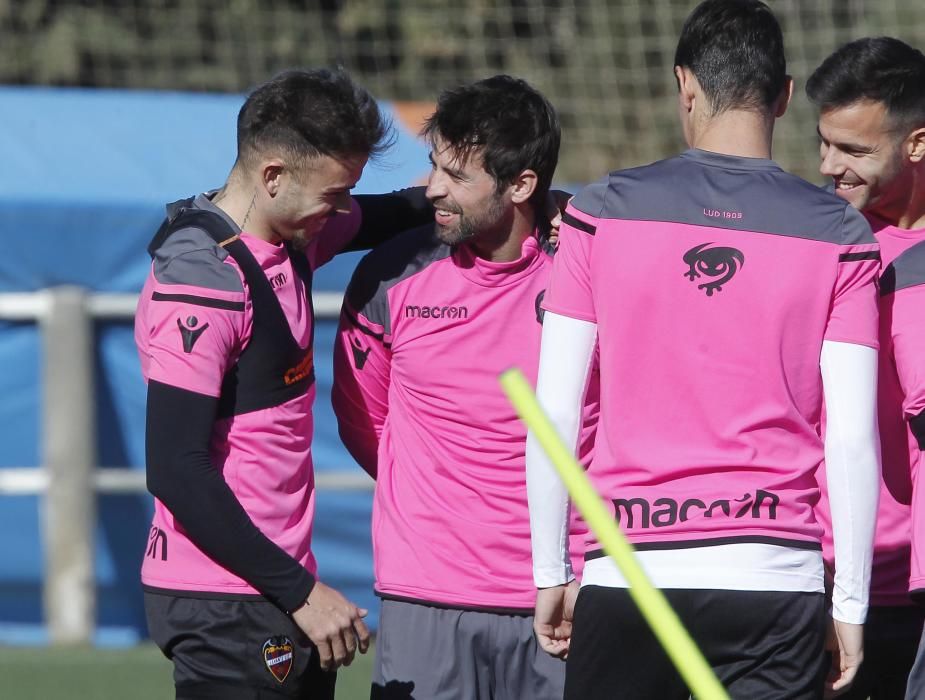 Coke ya entrena con el Levante UD