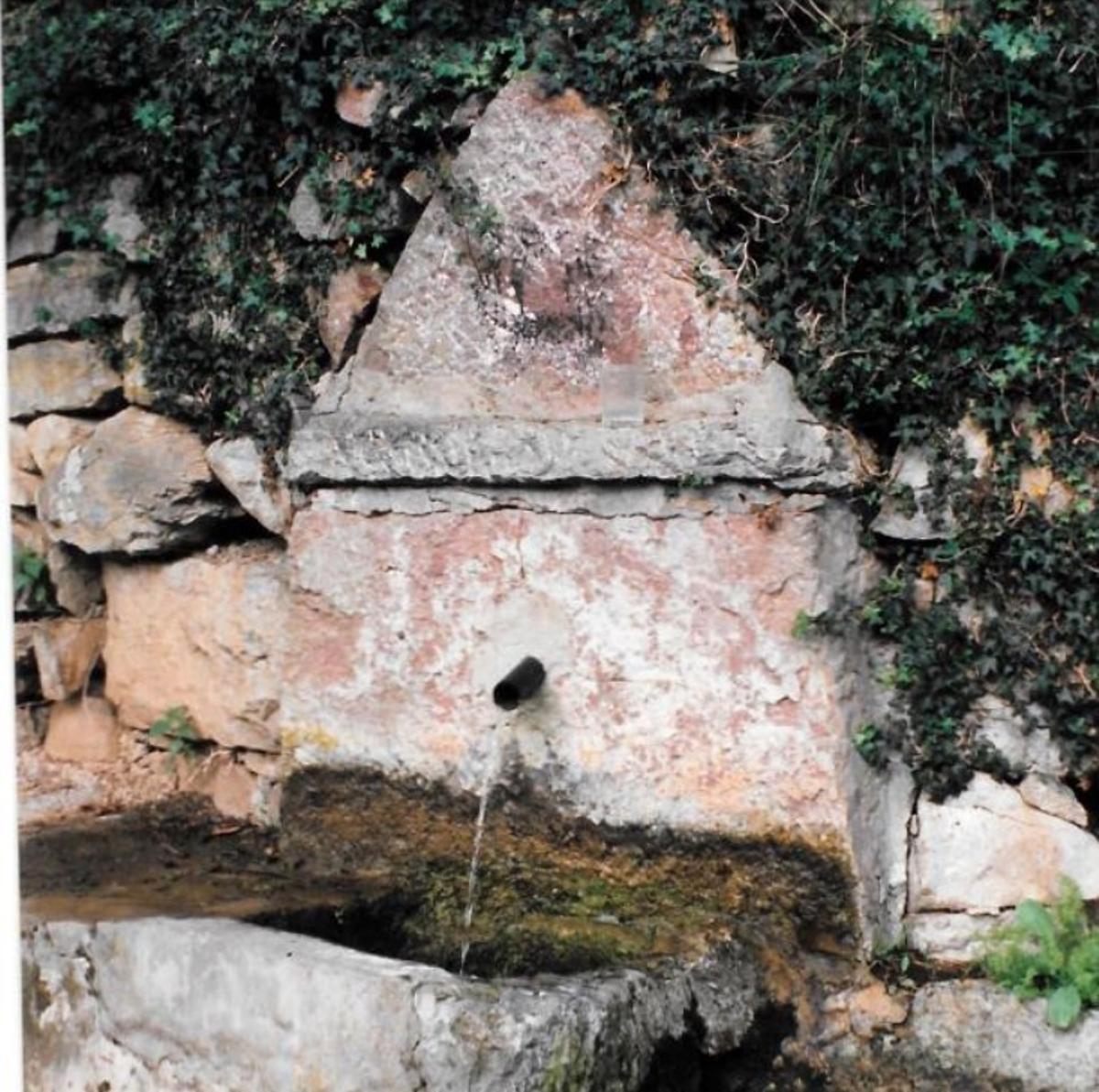 Fuente de Abajo. Perlavía.