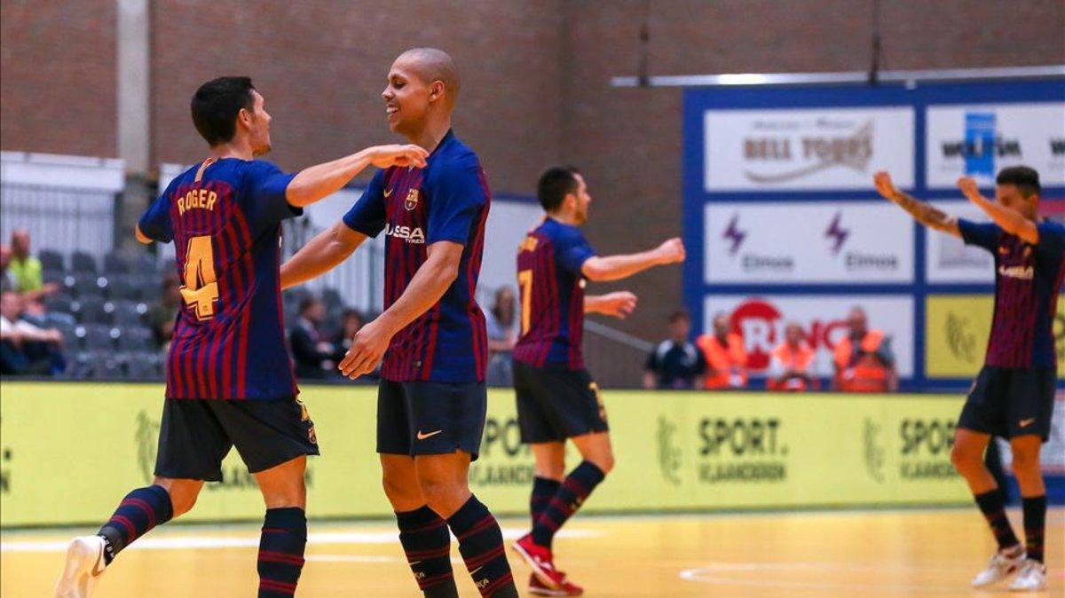 El Barça celebrando un tanto