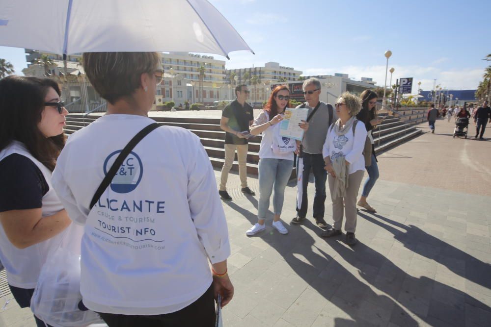 El Castillo de Santa Bárbara abre antes para facilitar el acceso al hito alicantino que más atrae a los turistas.