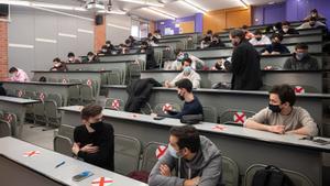 Adeu a les carreres de tres anys