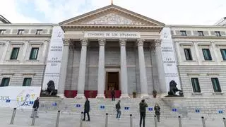 El Gobierno regulará su relación con los lobbies mientras los partidos se resisten a hacer lo mismo