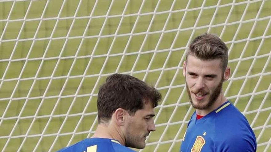 De Gea -a la derecha- y Casillas, en un entrenamiento en la Isla de Ré.