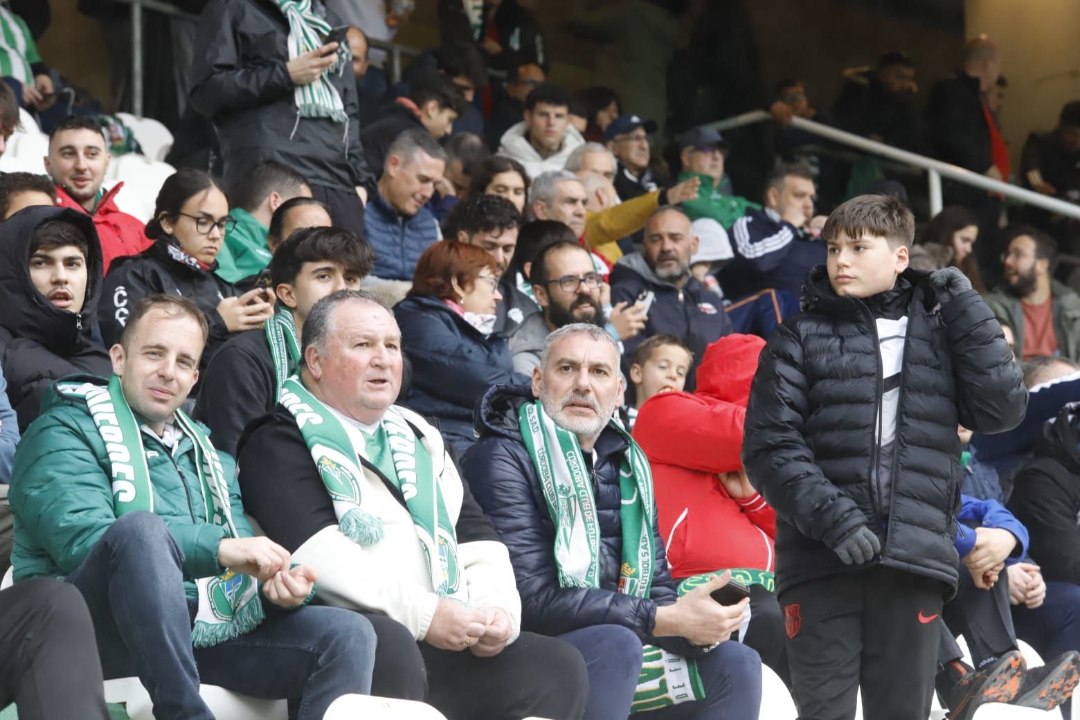 Córdoba CF-Racing de Santander | Las imágenes de la afición blanquiverde en El Arcángel