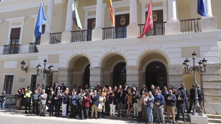 Día de luto oficial en Badajoz por la muerte de Carmen Tejero a manos de su hijo