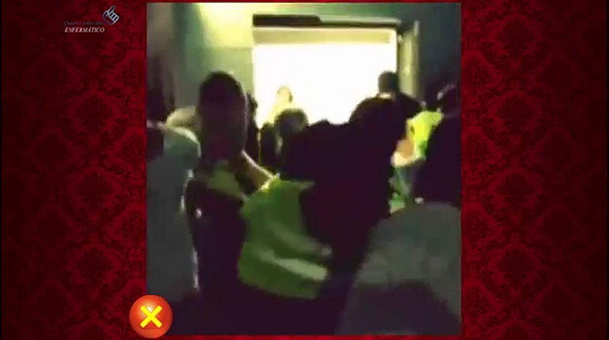 Imatges de com es va intentar treure les persones del túnel del Madrid Arena