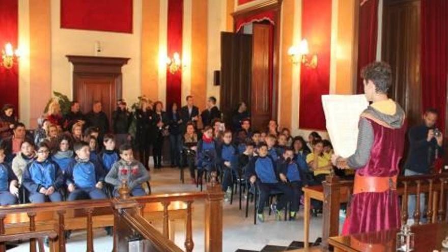 El colegio Carmelitas recrea 760 años de historia de Alcoy