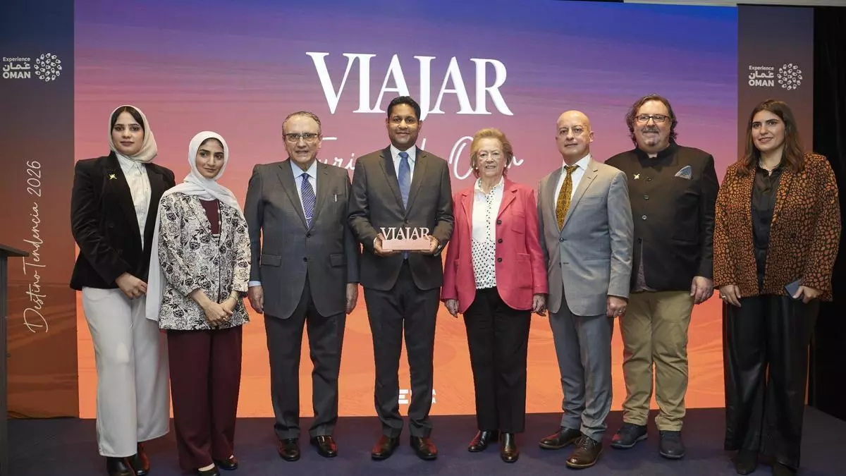 Omán recibe el premio Destino Tendencia 2026 de la revista VIAJAR: así fue el evento que se celebró en Madrid