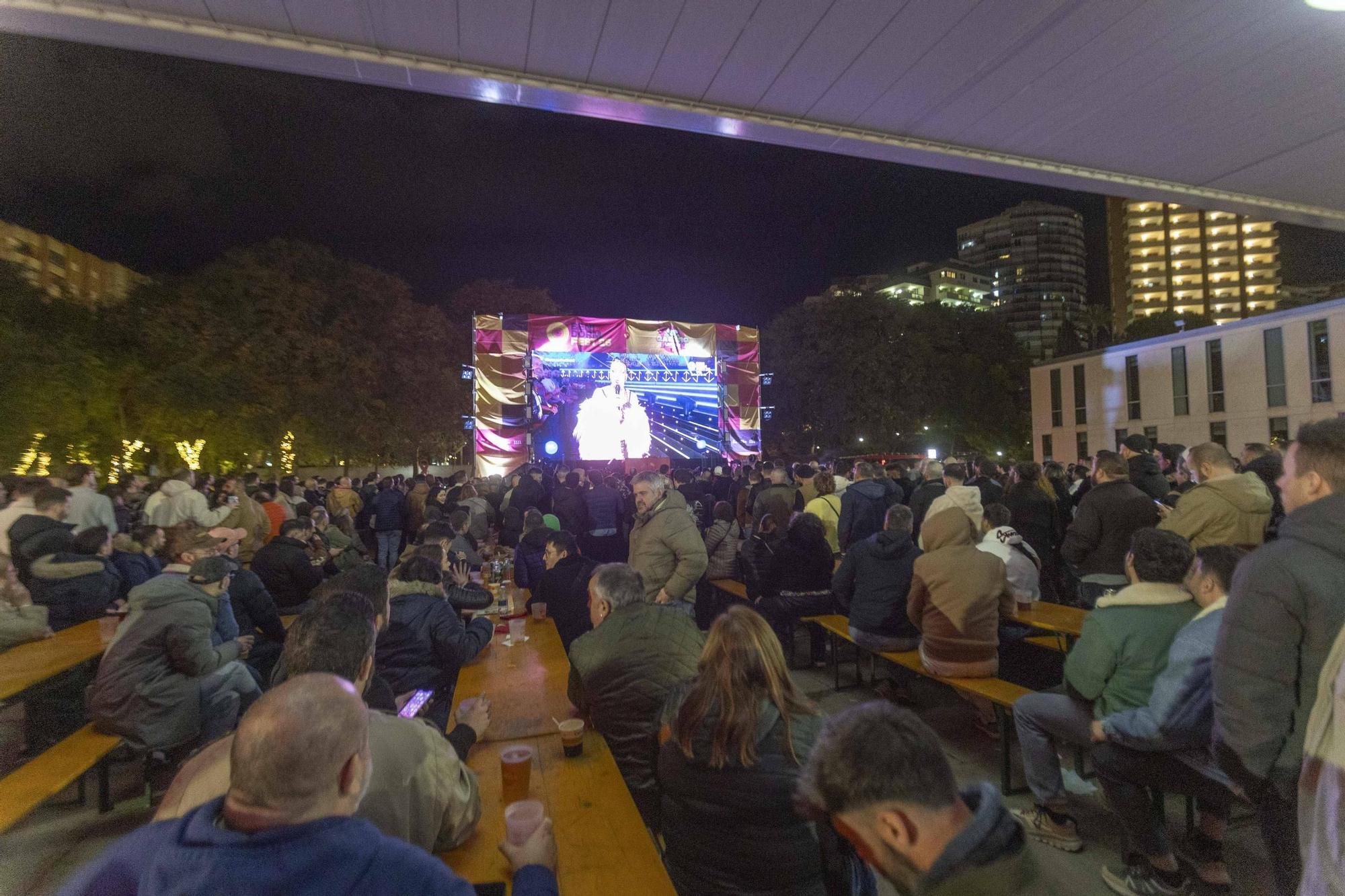 Así vive un grupo de "eurofans" llegados de Alemania el Benidorm Fest