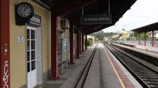 La circulación de trenes entre Ferrol y A Coruña se mantiene interrumpida por "incidencia operativa" tras el temporal