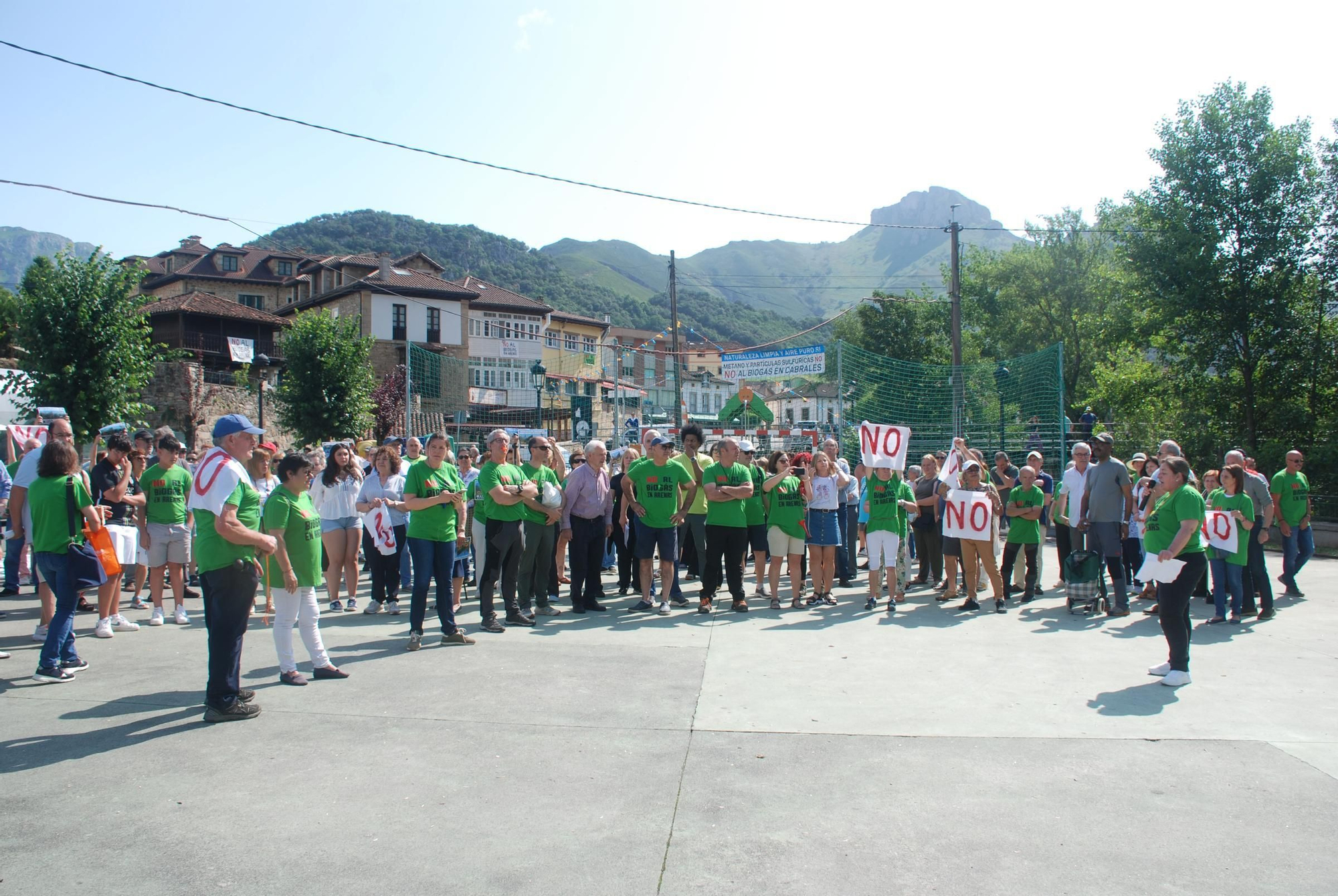 Manifestación contra la planta de biogás en Arenas de Cabrales