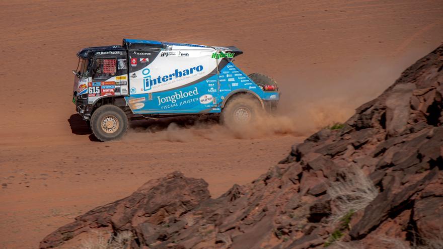 Sainz vive un &#039;infierno&#039; para salvar el liderato