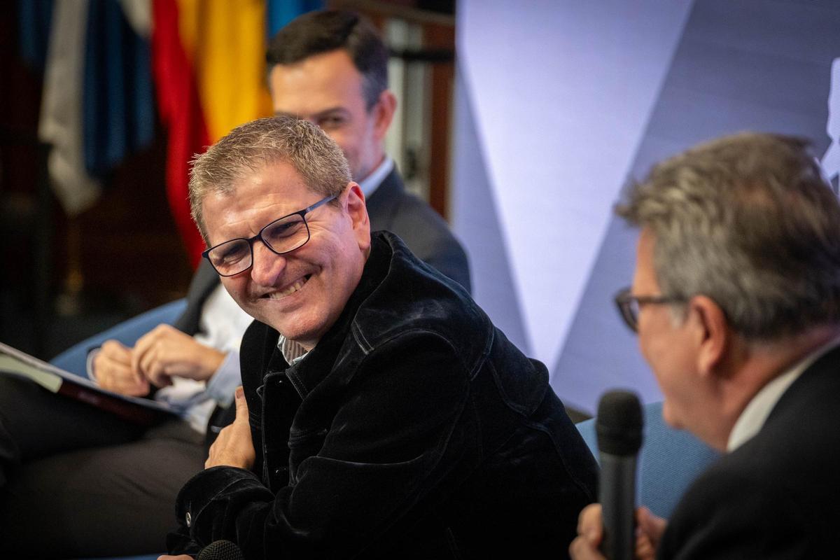 Jorge Dávila presenta su primera novela, 'El anillo de Faride'