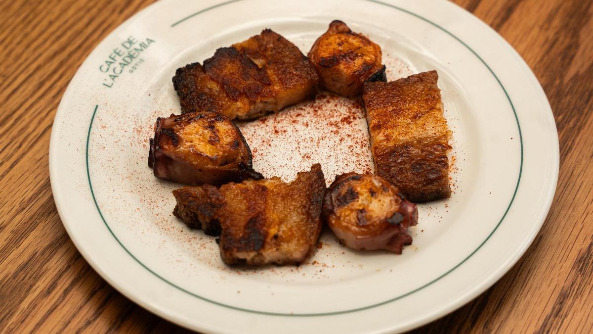 El pulpo con 'cansalada' del Café de l'Acadèmia.