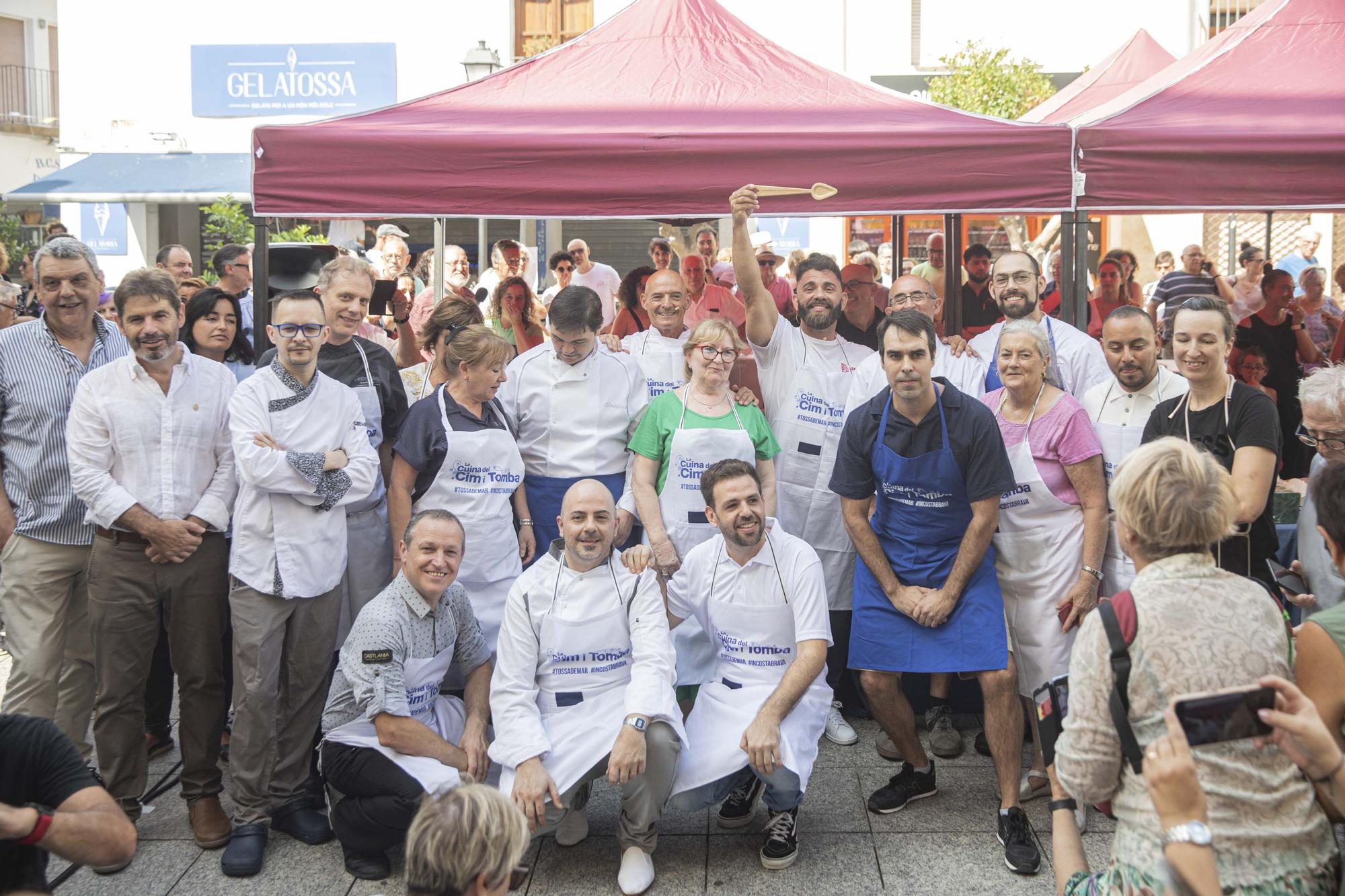 Marc Ribas cuina un "Cim i Tomba", el plat tradicional de Tossa de Mar, enmig del poble