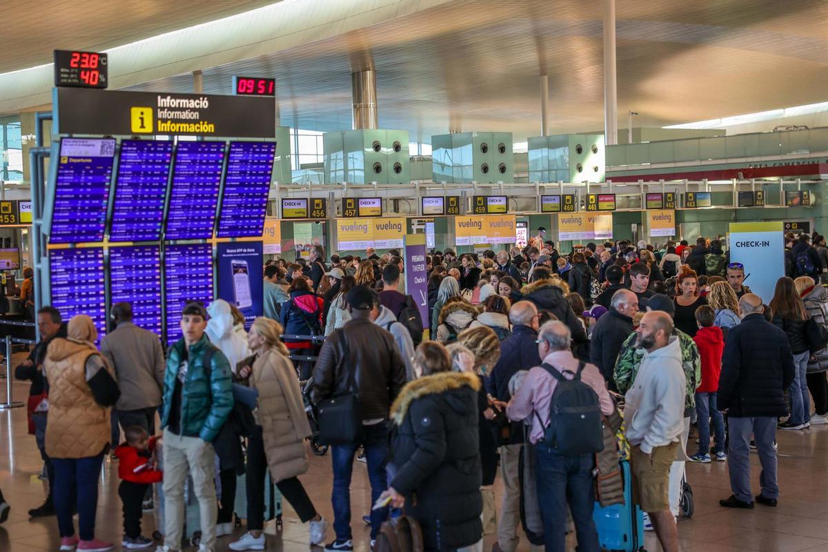 Kaos el tercer día de huelga del handling de Iberia