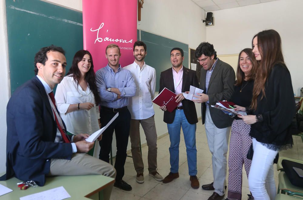 Las imágenes de la primera ronda del Torneo de Debate Escolar de Málaga, que cuenta con el respaldo de La Opinión de Málaga y la colaboración de la Obra Social de La Caixa