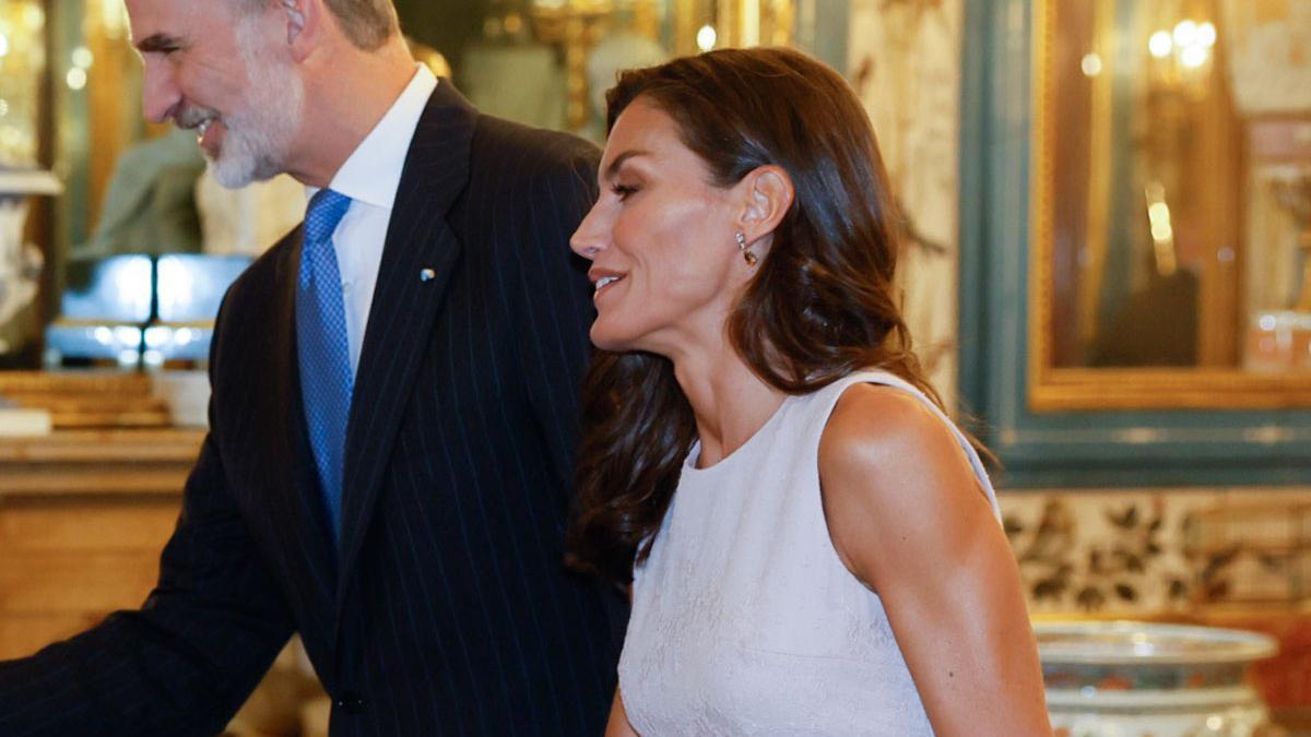 La reina Letizia recupera su vestido de bailarina de Felipe Varela para celebrar el 40º aniversario del ingreso de España en la OTAN