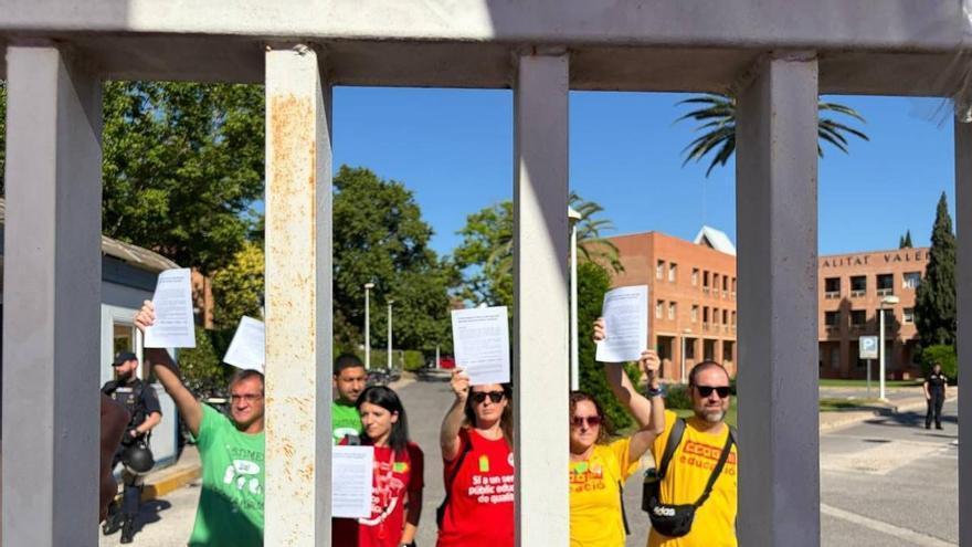 opuesta de los sindicatos de profesores a Educación: ratios, sueldo y restituir dimitidos