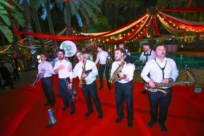 El Hotel Huerto del Cura de Elche da la bienvenida al verano con una gran fiesta benéfica