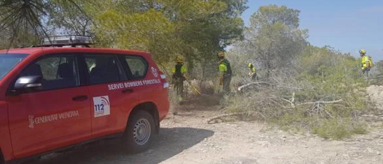 San Miguel de Salinas se ofrece para albergar un retén comarcal y fijo de bomberos forestales