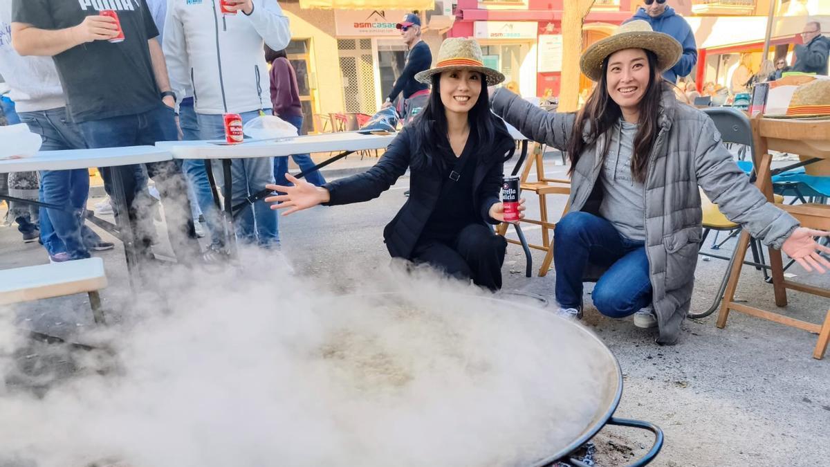 Vídeo: El Día de las Paellas de Benicàssim visto por dos visitantes de China