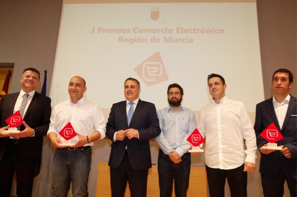 Entregan los premios Cecarm de comercio electrónico