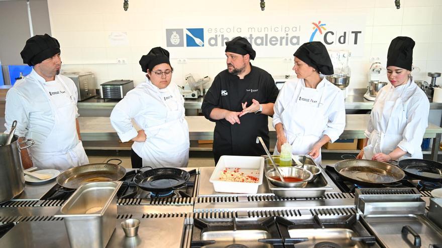 Éxito de la formación de cocinero y sala en la Escuela Municipal del Hostelería de Elche