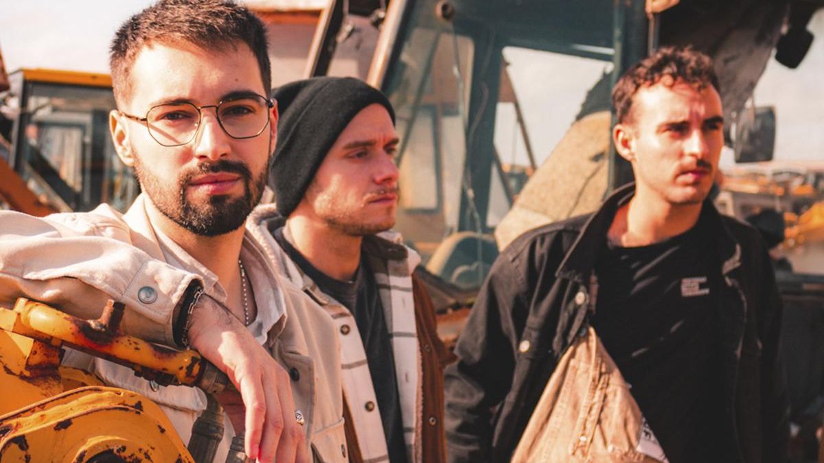 El trío integrante de la banda benaventana UnderWallace, que el primer tema de su nuevo EP &quot;Sálvame Tierra&quot;.