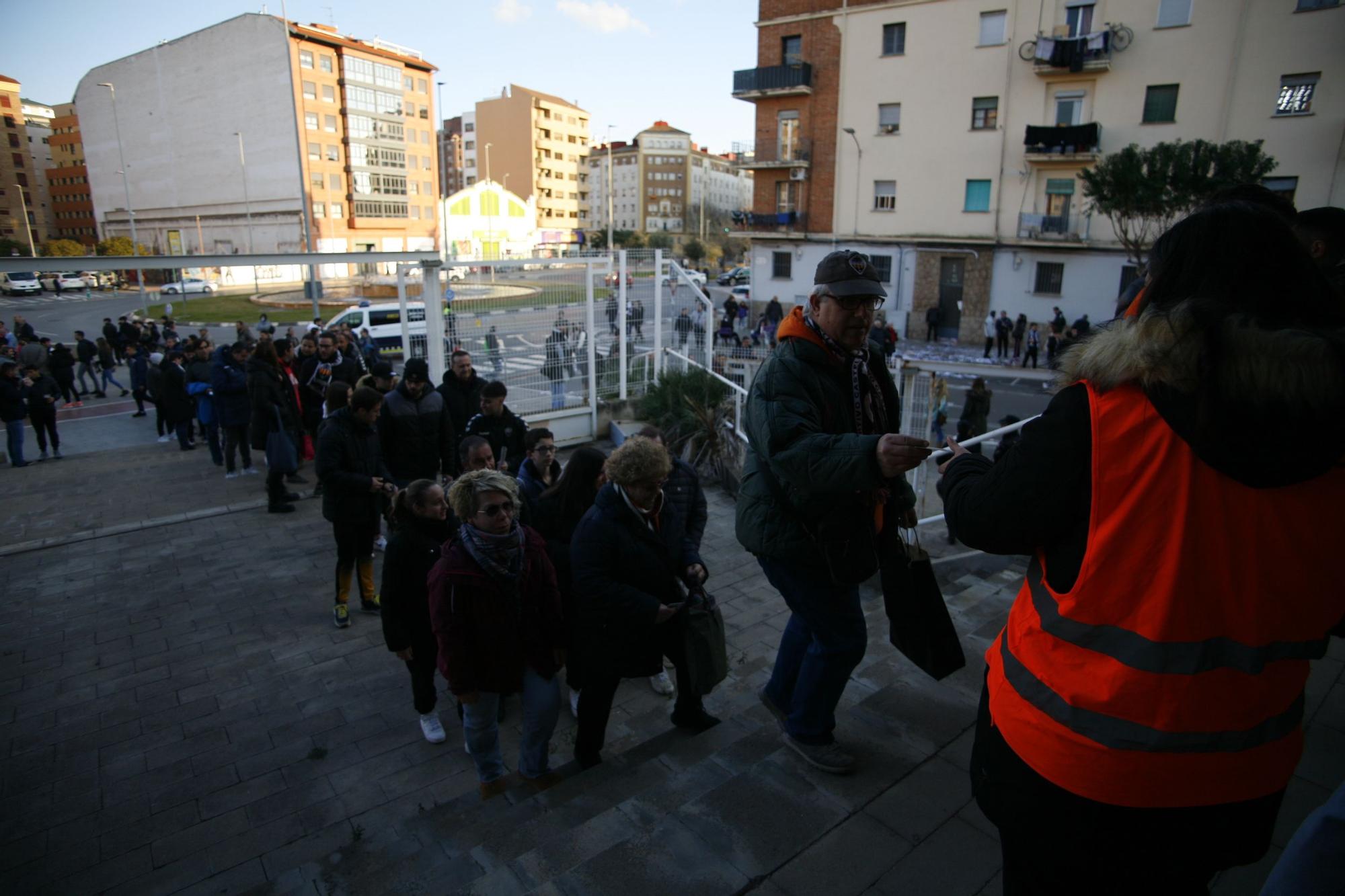 Galería | Así ha recibido la afición al Castellón antes de medirse al Eldense