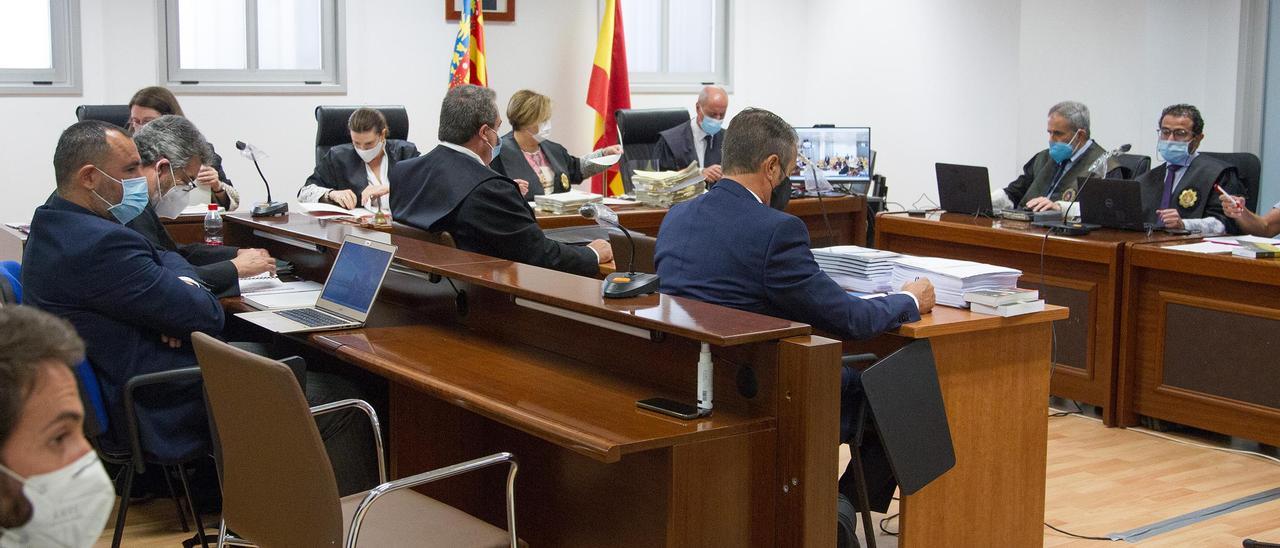 La sala que acoge el juicio del PGOU en una imagen tomada durante las cuestiones previas.