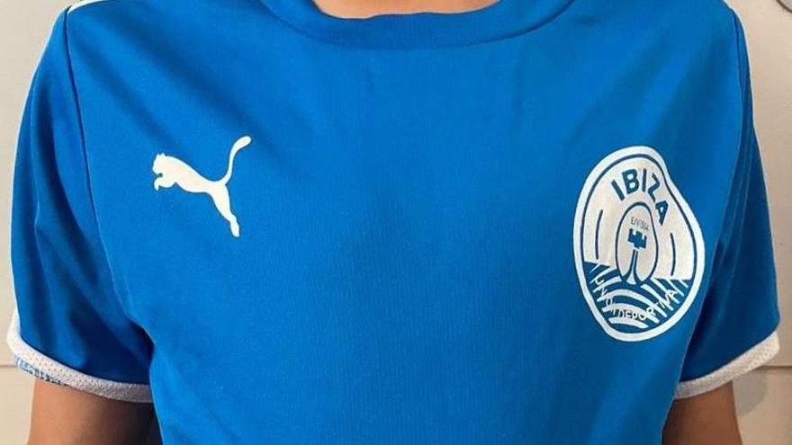 Puma ya viste las camisetas del campus de la UD Ibiza