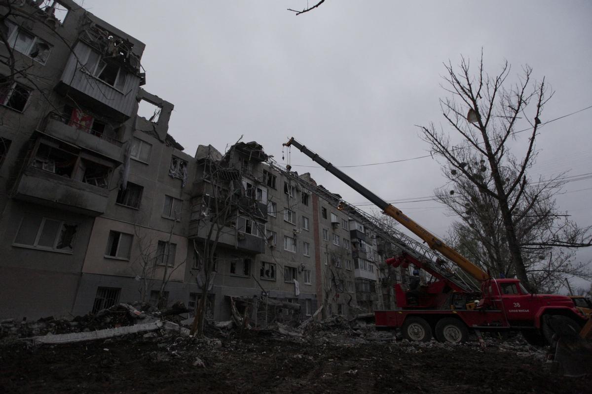 Nueve muertos y más de 20 heridos tras un bombardeo ruso en Sloviansk, en Donetsk.