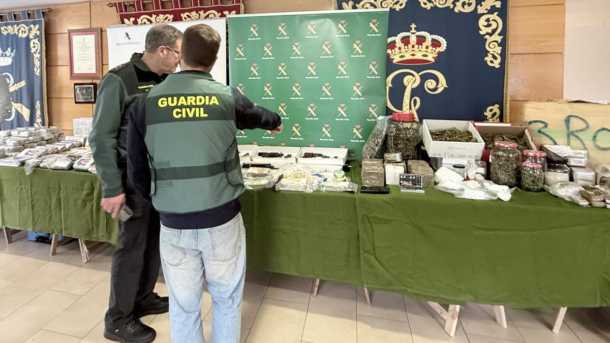 La Guardia Civil detiene a cinco personas en la Operación Lezna