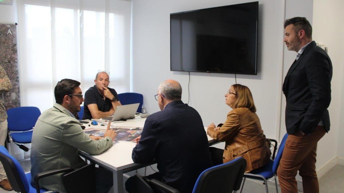 Reunión entre los populares de Vilamarxant y Fernando de Roa.