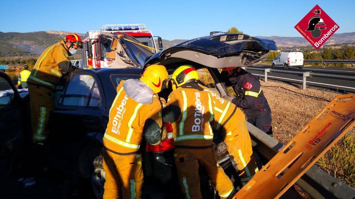 Los bomberos en el lugar del siniestro