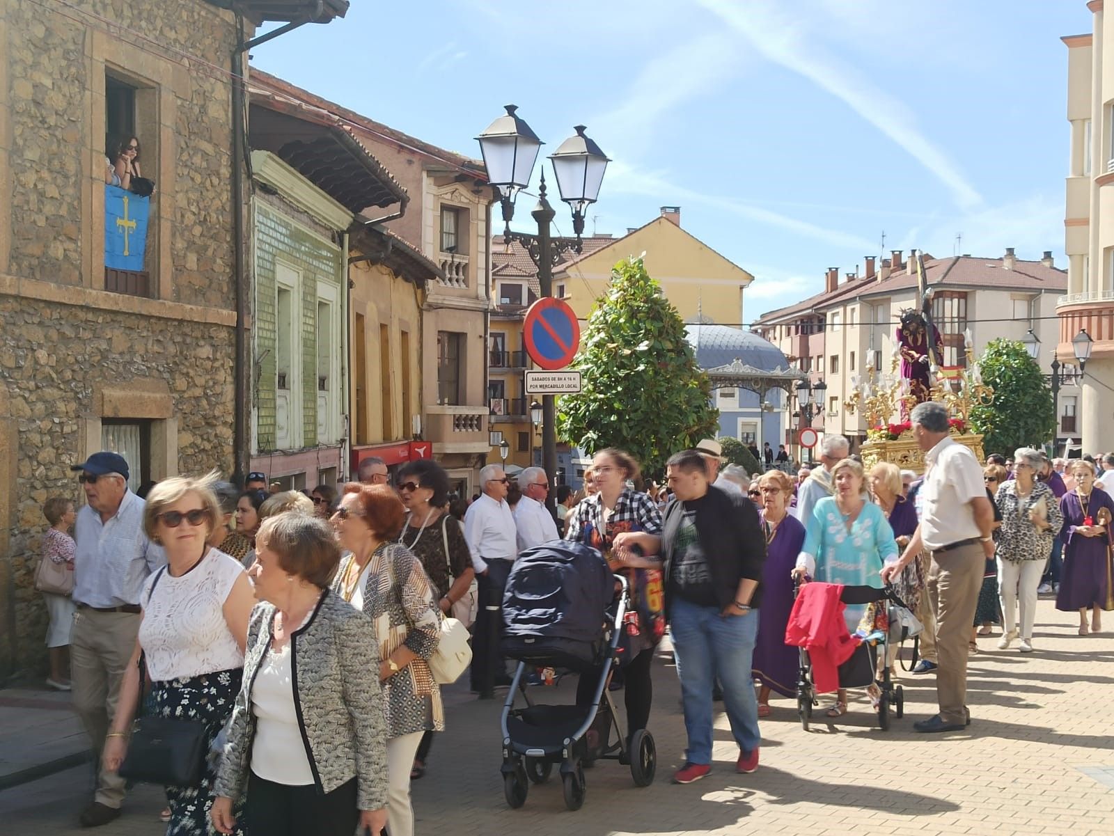 Todas las imágenes del Ecce Homo: así fue la multitudinaria y emocionante procesión en Noreña