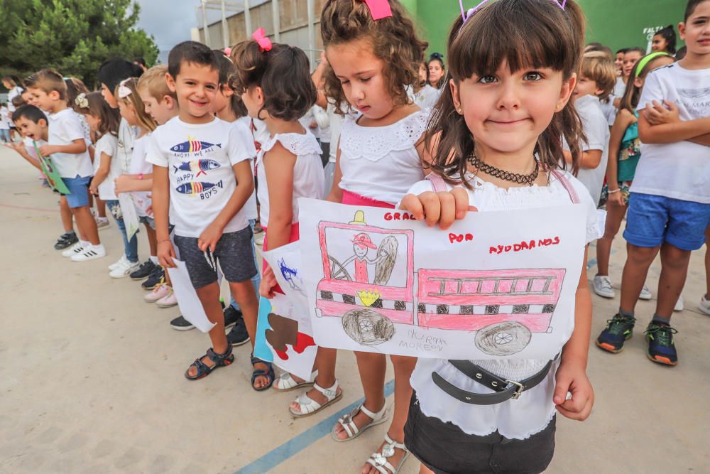 Orihuela despide a la UME entre vítores y aplausos