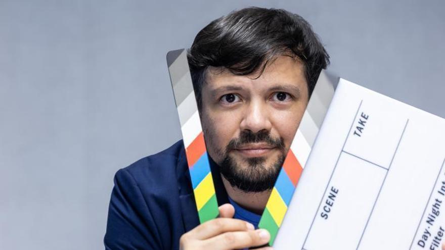 Un cineasta residente en Alicante convierte la vida de las personas en películas: así puedes tener tu propio guion cinematográfico