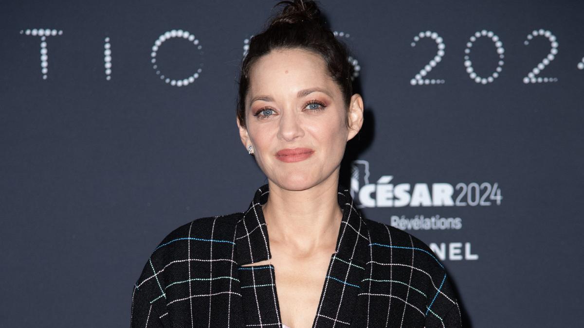 Marion Cotillard lleva el peinado que sacará de un apuro a las mujeres de (casi) 50 que quieren estar siempre elegantes