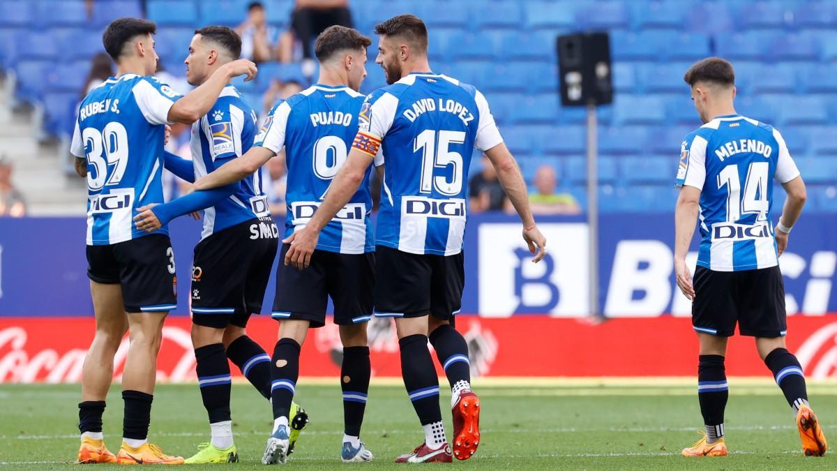 David López celebra el gol del Espanyol ante el Valencia